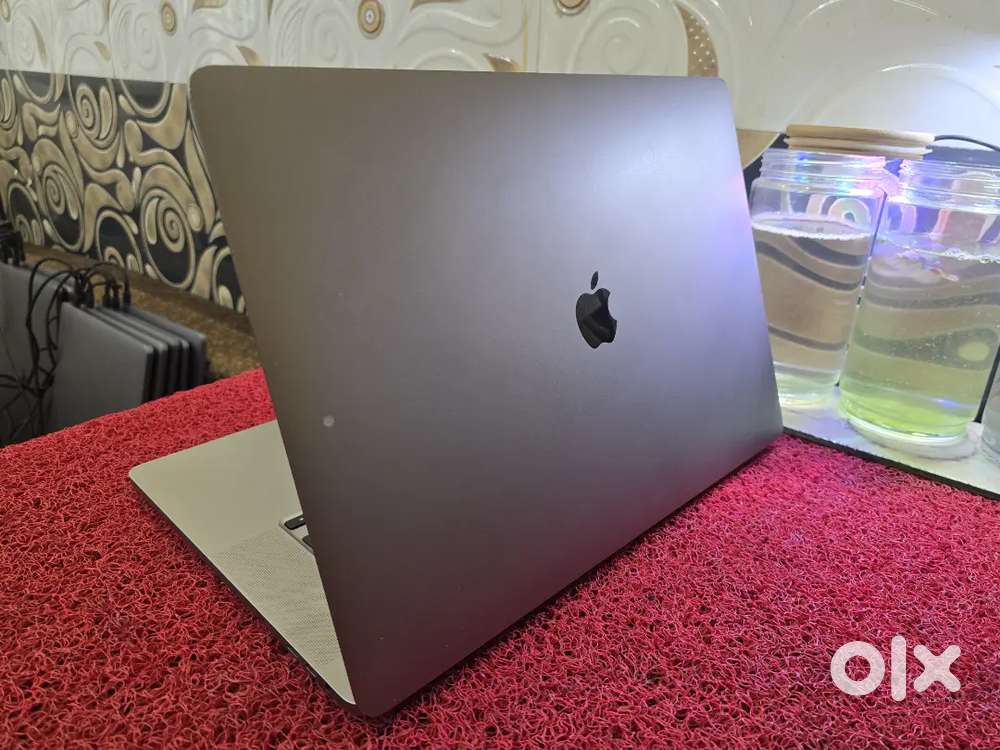 Apple Macbook Pro 2021 i7 16gb 512gb 5.5gb Graphics 16inch Retina