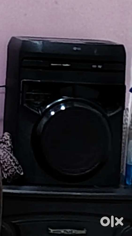 LG sound box with boofer
