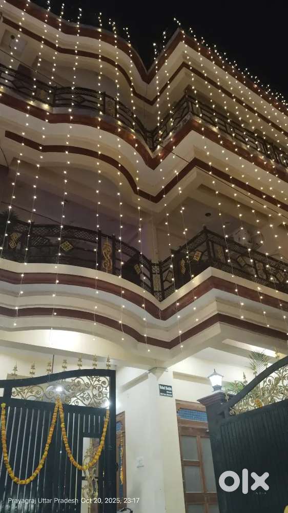 2 room set fully ventilated on 2nd floor near neta chauraha