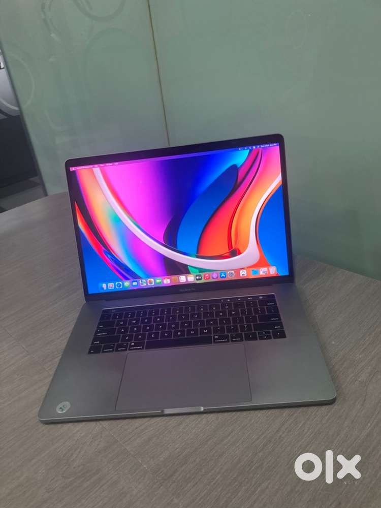 Apple MacBook Pro 15inch i7 2016 A1707 Display line Comes after 1:30hr