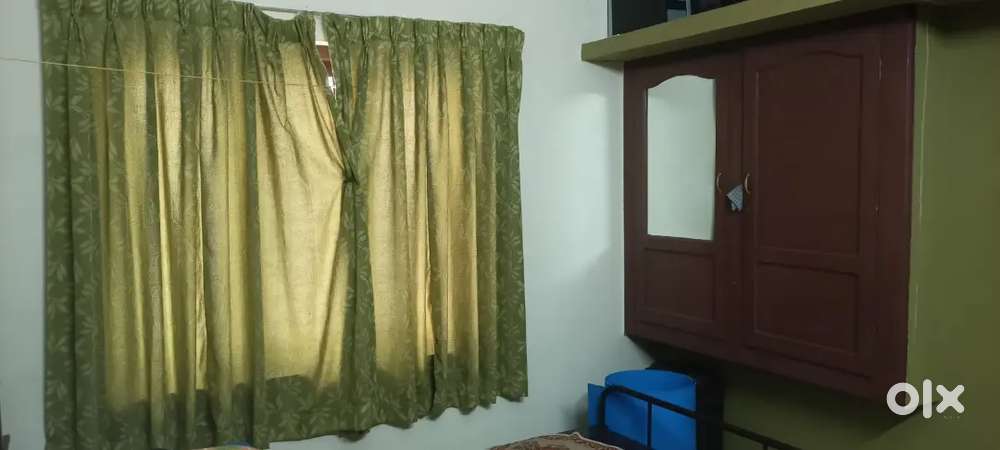 First floor for monthly rent at Ambady junction near kudamaloor.