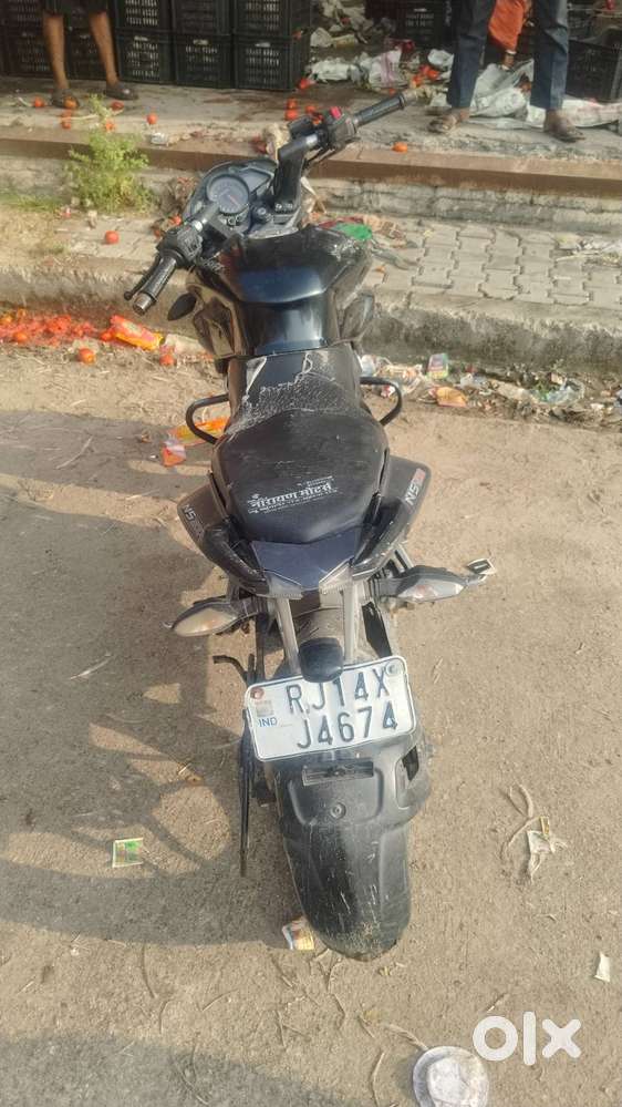 Pulsar na 200 new condition