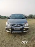 Toyota Innova 2011 Diesel 226000 Km Driven