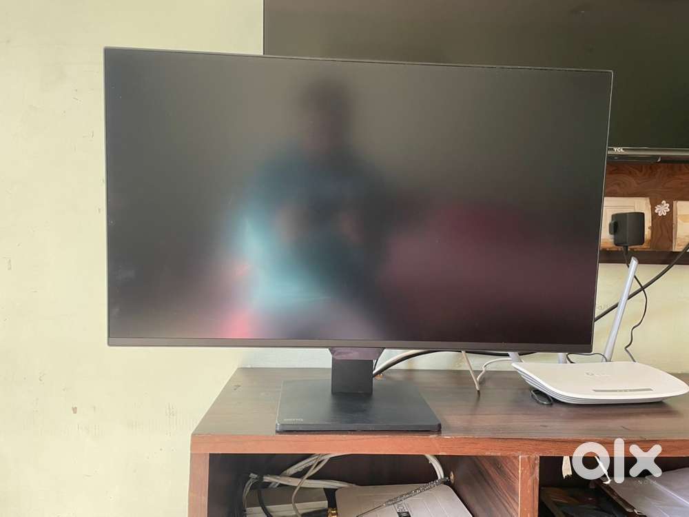 brand new* 27” Benq under warranty