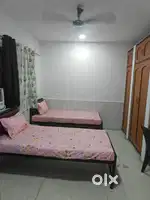 In Malad East Modern PG setup prime place zero brokerage furnished