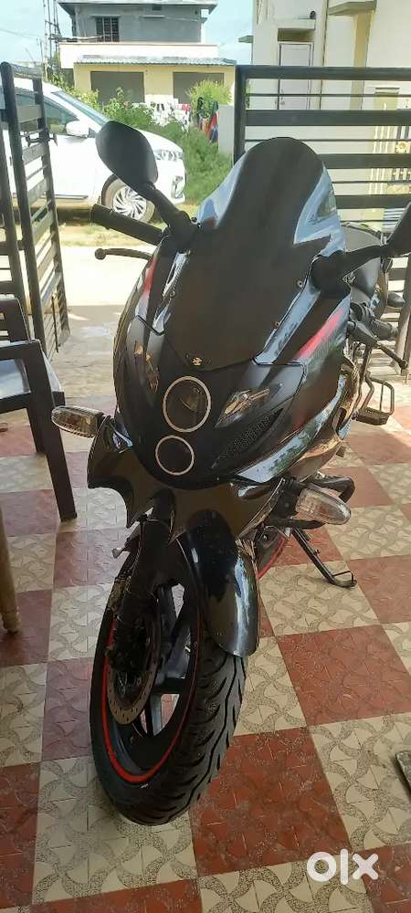 Pulsar 220