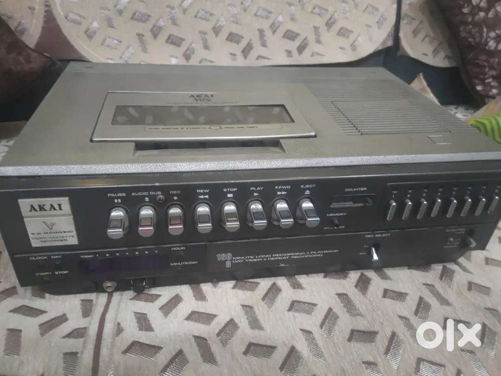 Vitange and antique AKAI VS 9500EG VCR non working condition