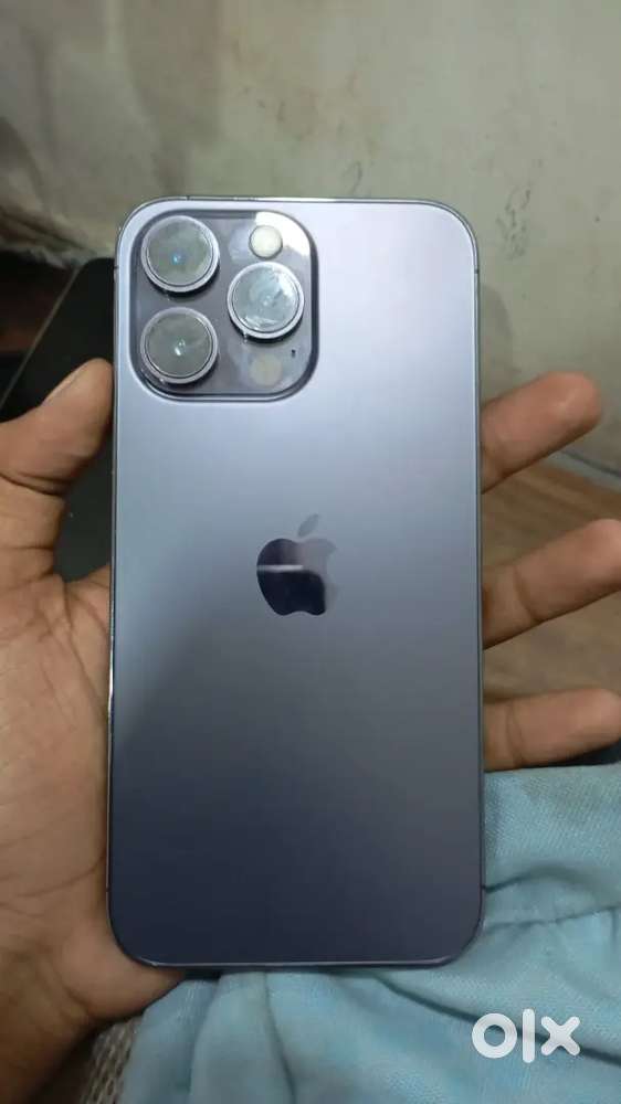 Selling my 6 months old, iphone 14 pro , need urgent money