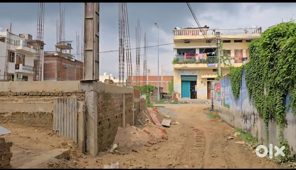 Plot in Prime Location Behind Hotel Akosha