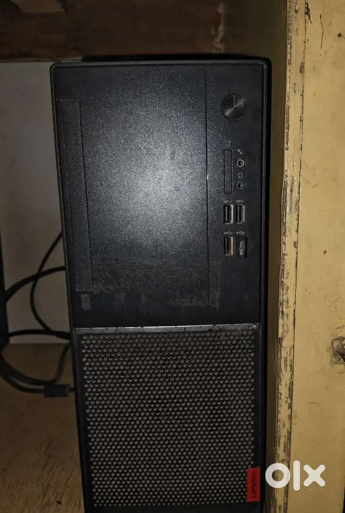 Computer with Monitor AMD Ryzen 3 2200g