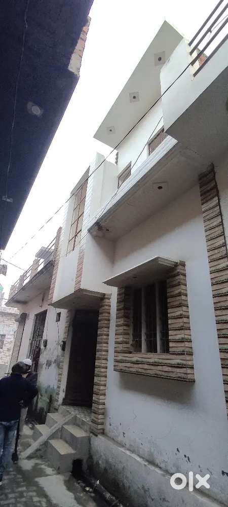 54 gaj 3 big bedrooms 2 bathroom 2kichah,