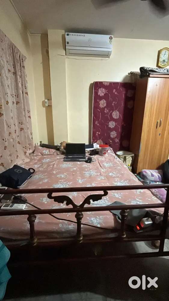 Iron bed for sell