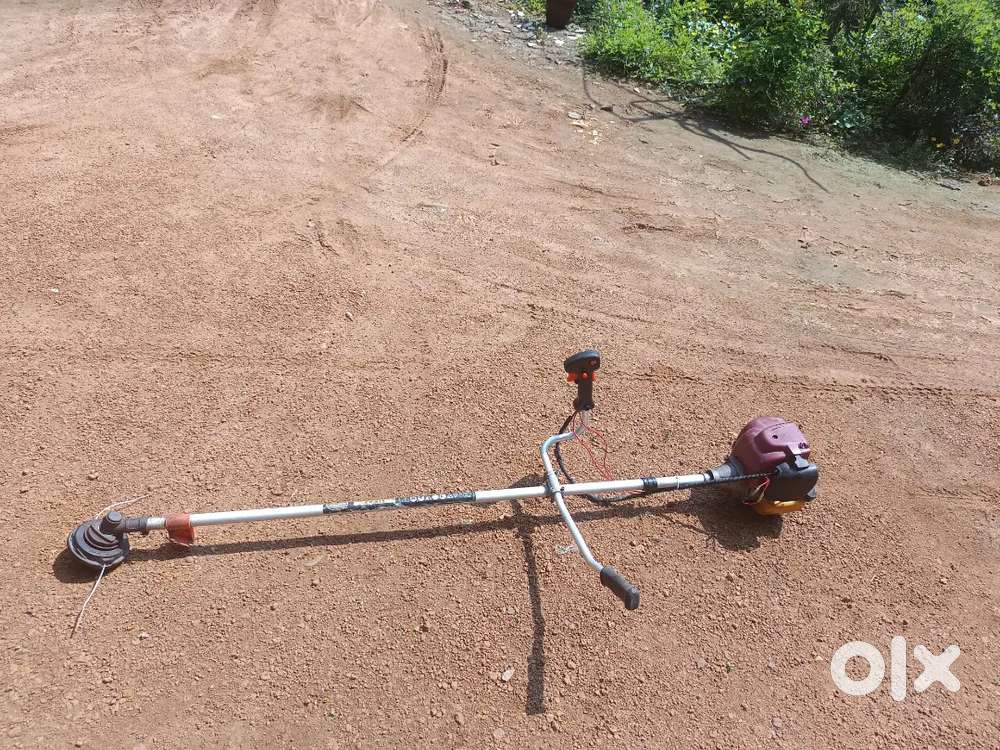 Bush cutter / grass trimmer