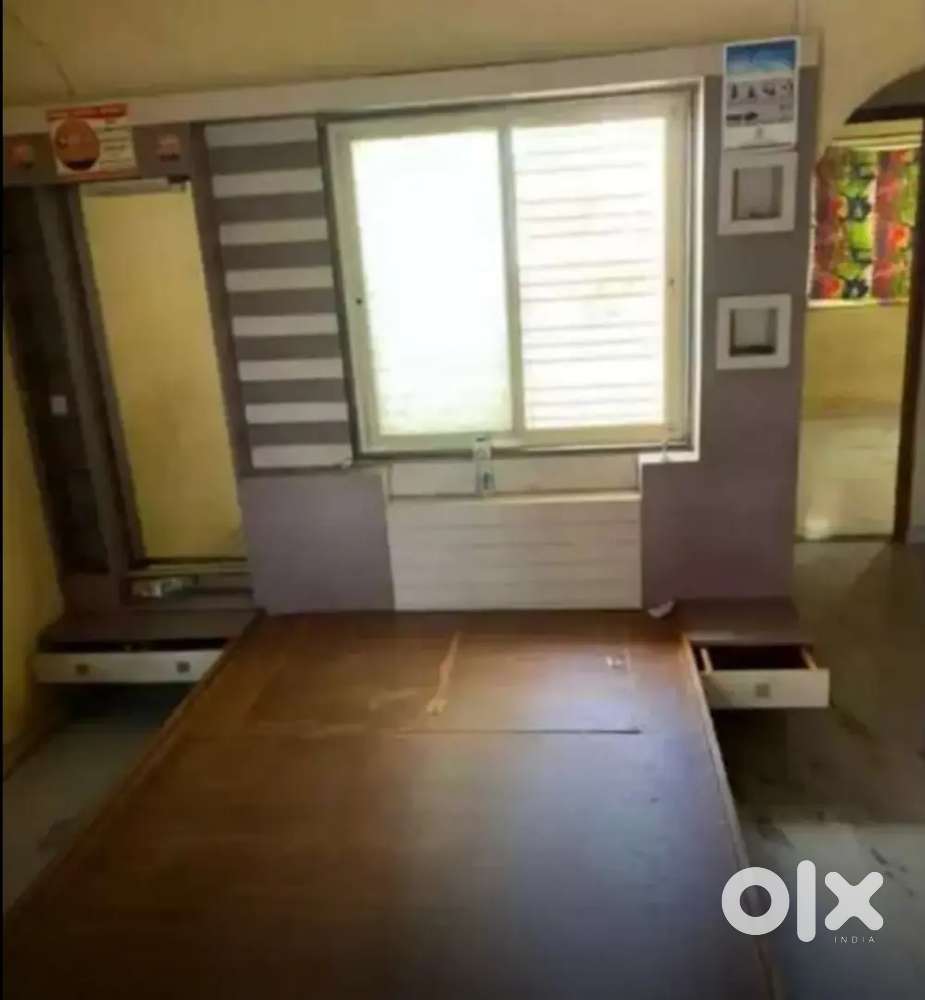 I need roommate 3500 rent 10000 deposit location Bali mandir