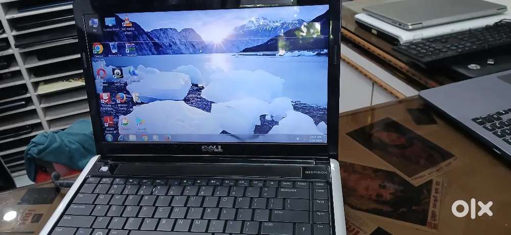DELL laptop Sab sahi hai battery new lgana pade ga baki sab sahi hai