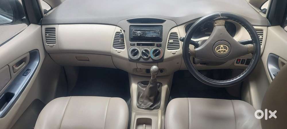 Toyota Innova 2004-2011 2.5 G4 Diesel 8-seater, 2010, Diesel
