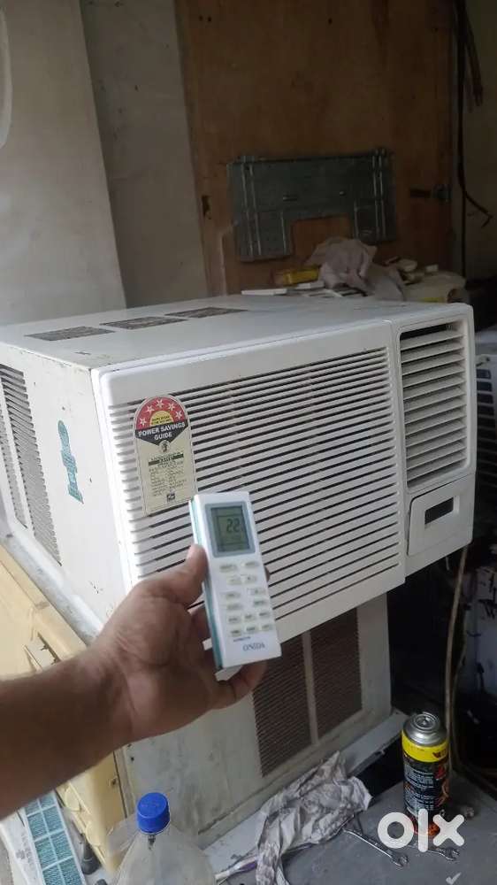 AC 1 ton 5 star with remote control