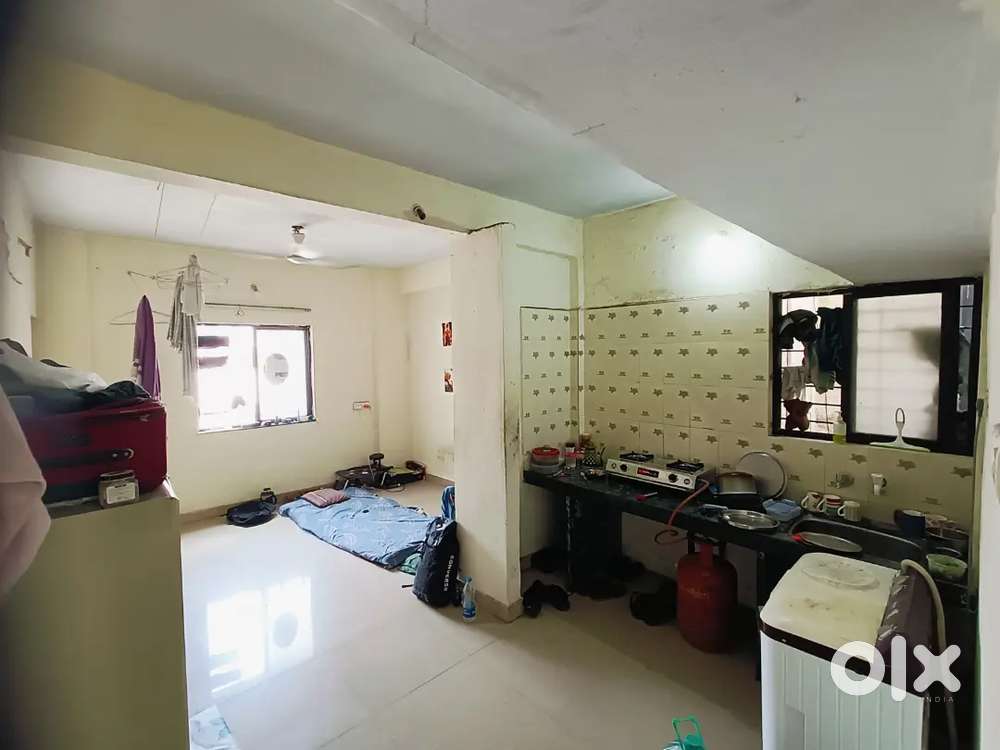 2 vaccancy for male 1bhk