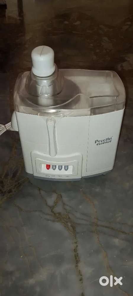 Preethi essence fruit and vegetables juicer
