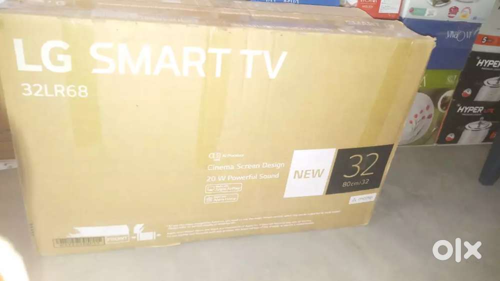 LG 32 INCHES SMART LED TV. 1 YEAR OLD. EXCELLENT CONDITION LIKE NEW.