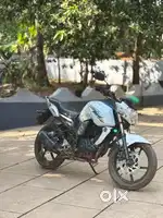 YAMAHA FZS