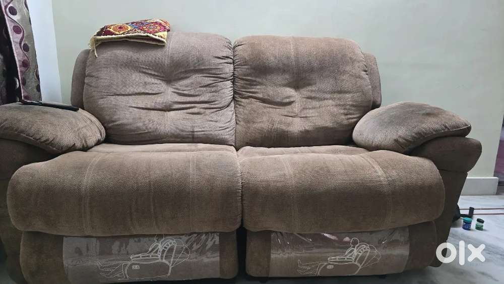 2 SEATER SOFA Recliner