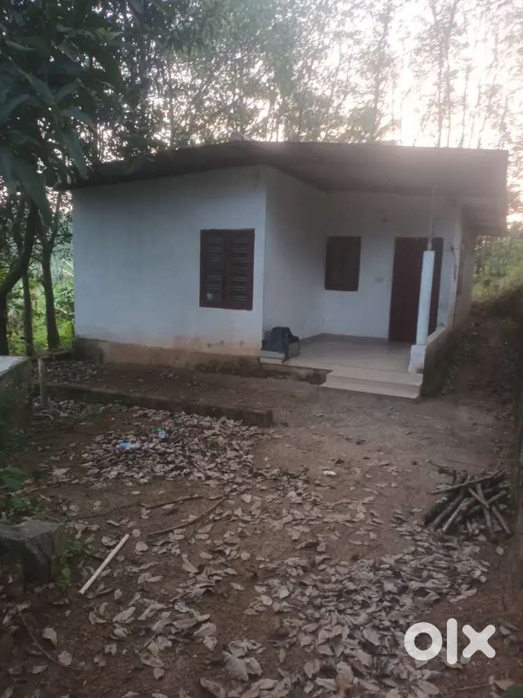 Small asbestos roof house near maruthamanpalli temple