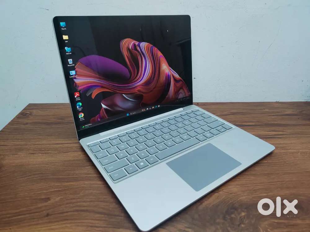 Microsoft Surface GO/ Core i5 10th / 16GBB/ 256GB / 12.4 Inch