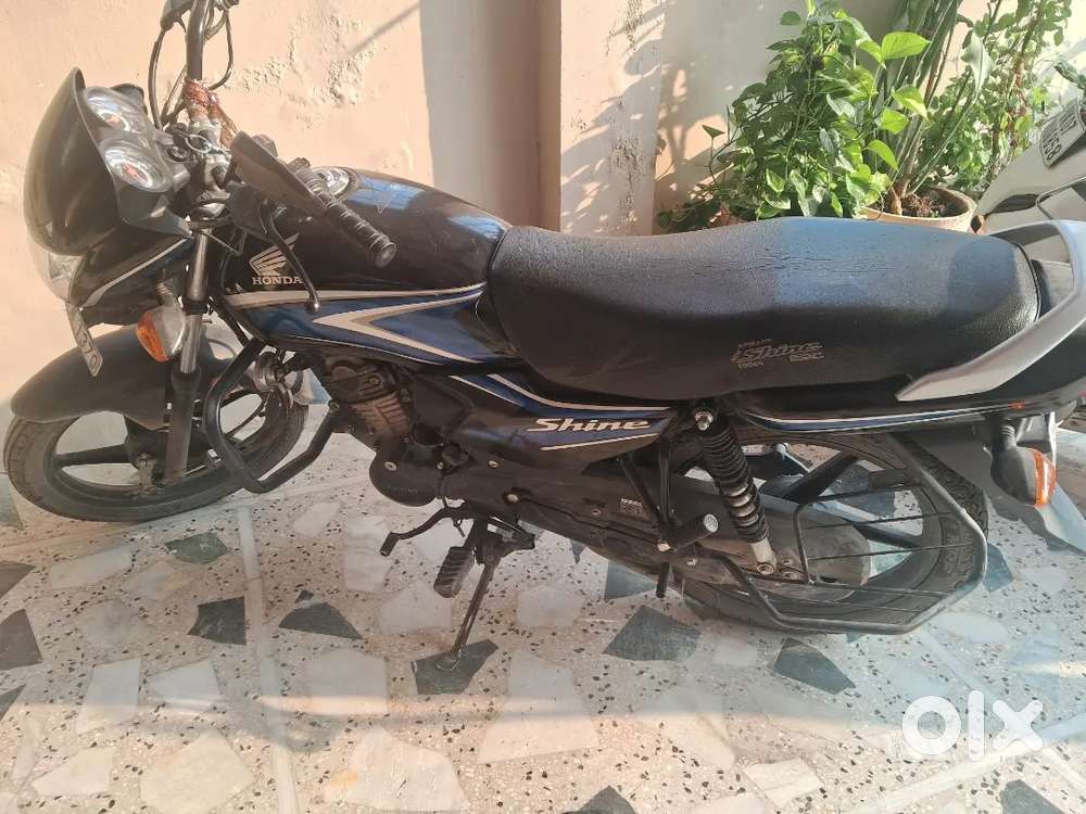 HONDA SHINE VEY GOOD CONDITION  Average 70 plus