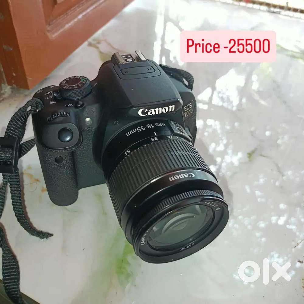 CANON EOS 700D