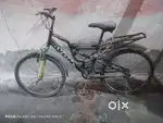 Ek tyre kharab hai