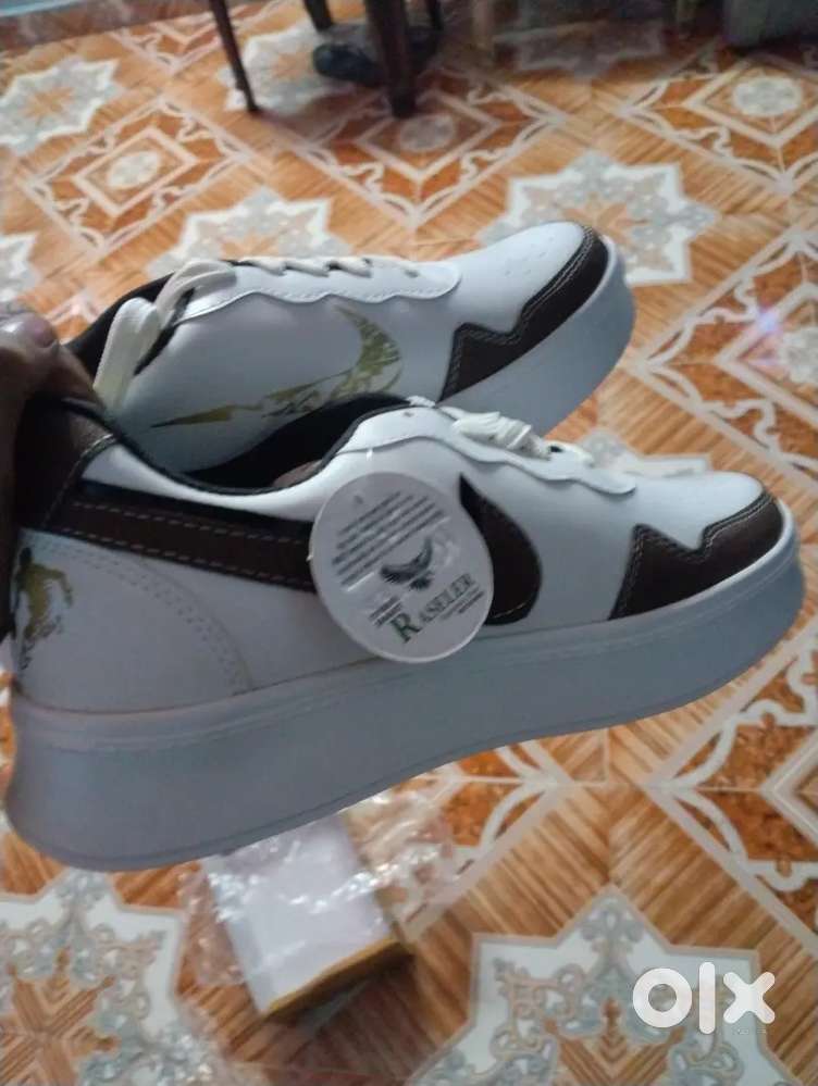 Nike brandad shoes number 8