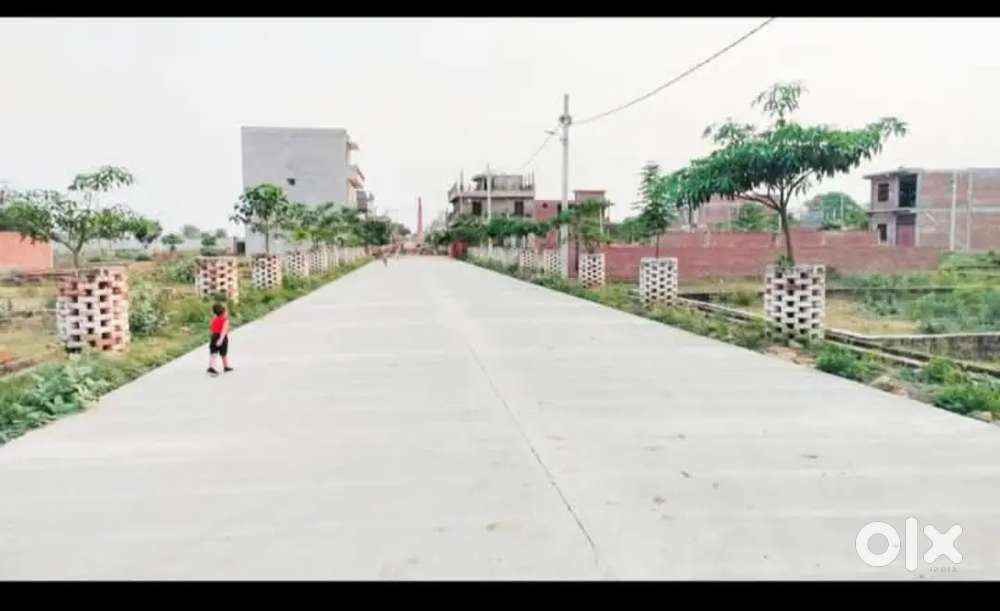 अंसल गोल्फ सिटी के समीप, चौड़ी सड़क वाली ग्रीन और पॉश लोकेशन में प्लॉट