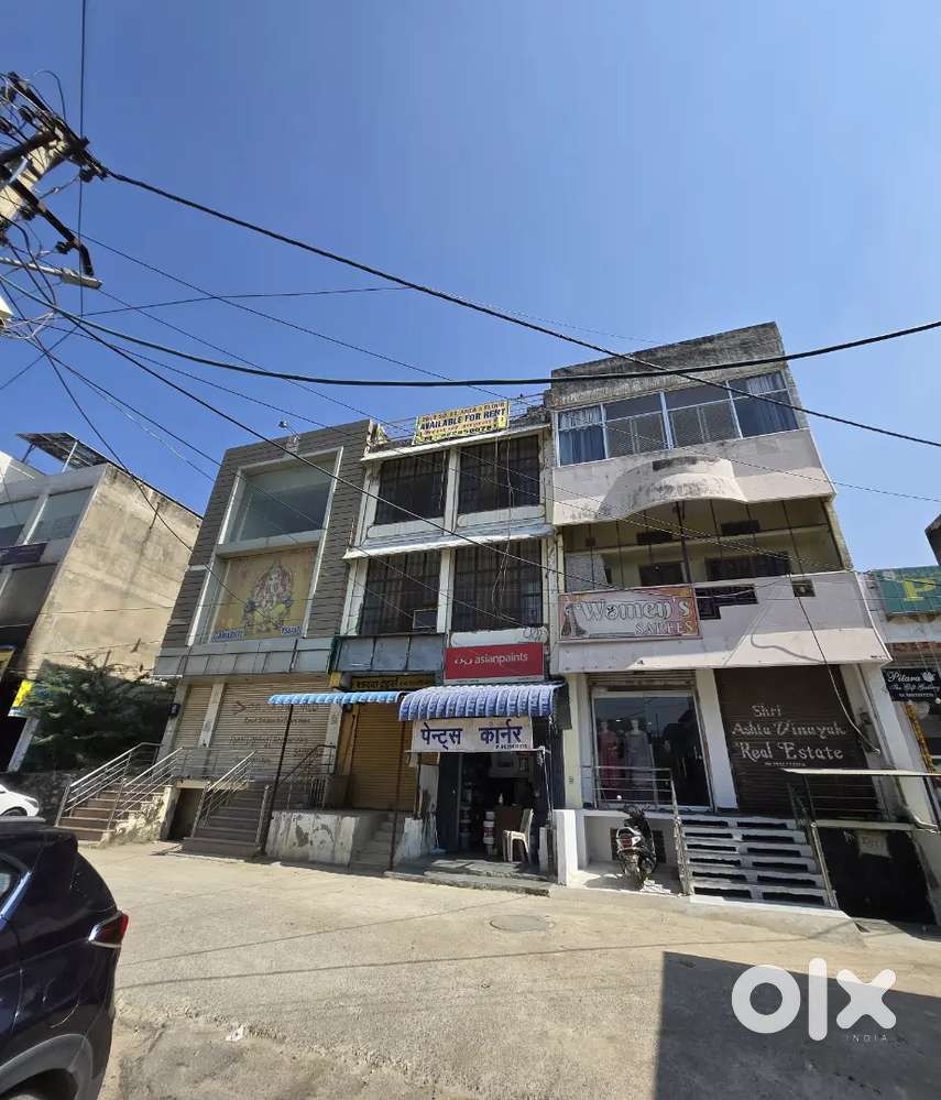 COMMERCIAL 4 HALL WITH GARDEN AVAILABLE FOR RENT