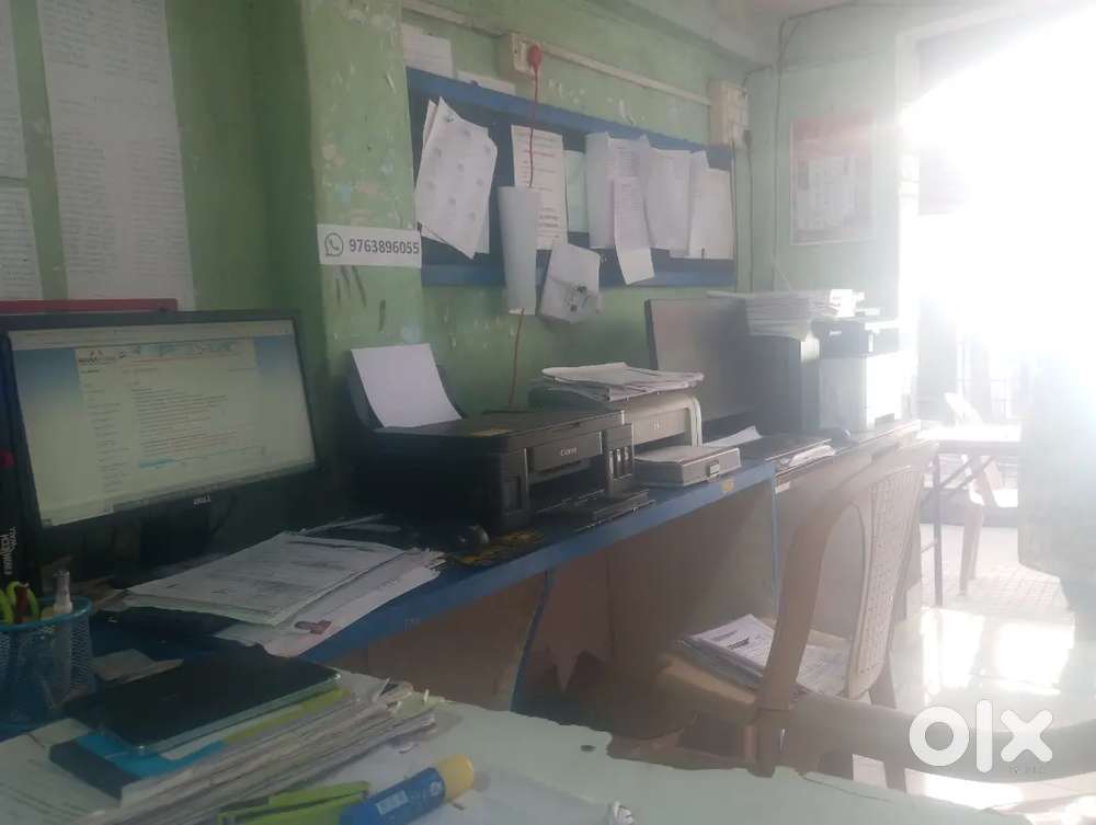 Cafe cafe related work (computer operator)