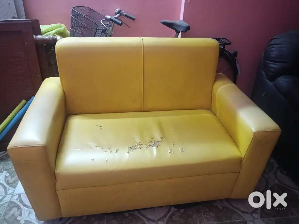 Good Condition SofaUsed Sofa for Sale – Budget Friendly 2-Seater Sofa