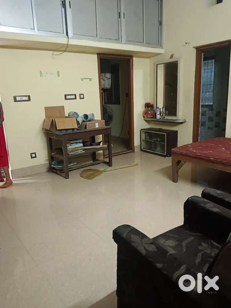 Sharing room for 3girls with ac,fridger, geyser fascility