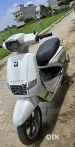 WARIVO ELECTRIC SCOOTY