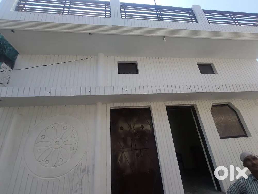 3 ROOM AVAILABLE ON RENT