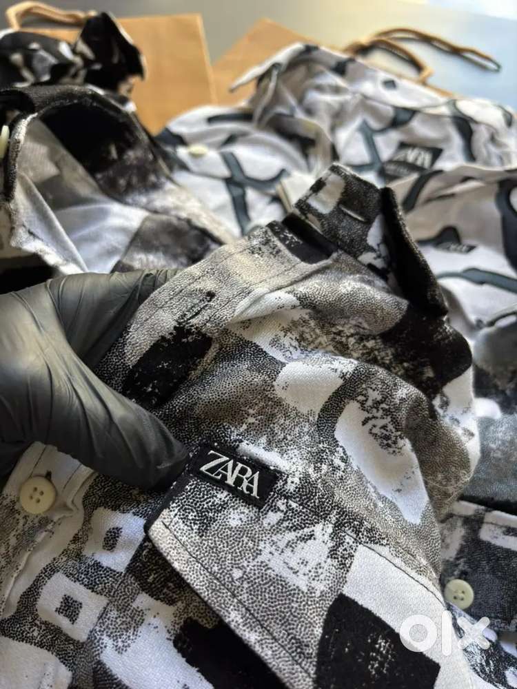 T-shirt lower jeans shirt..