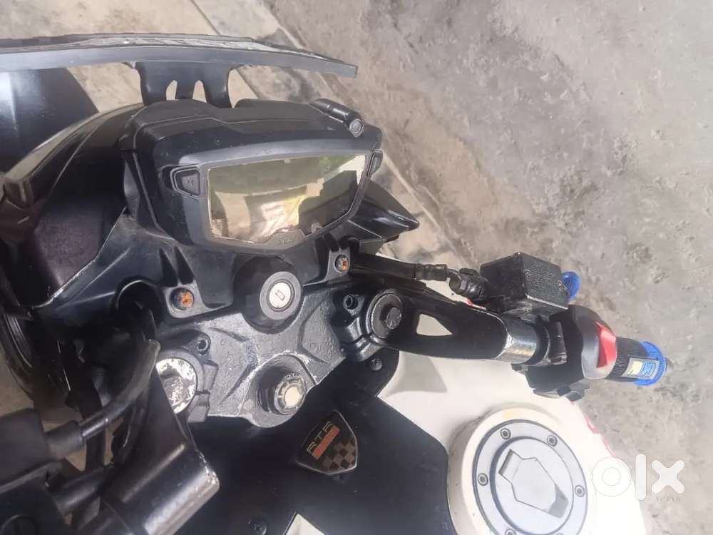 Apachi2004v bike ma koi problam nhi h Exchenger15 Bss man bhar gya h