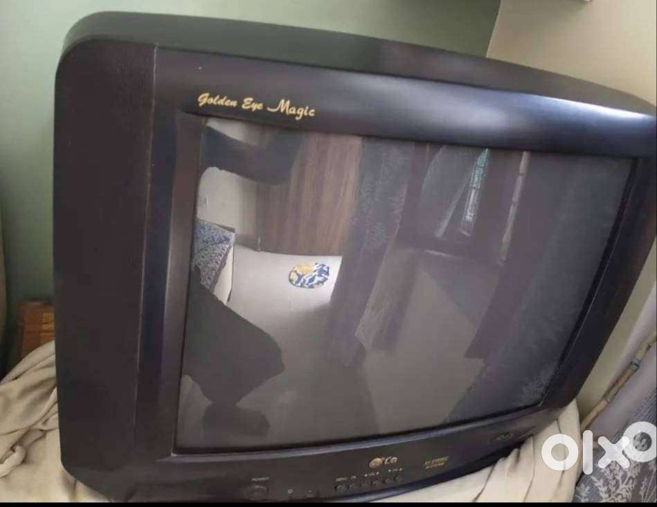 LG GOLDEN EYE TV
