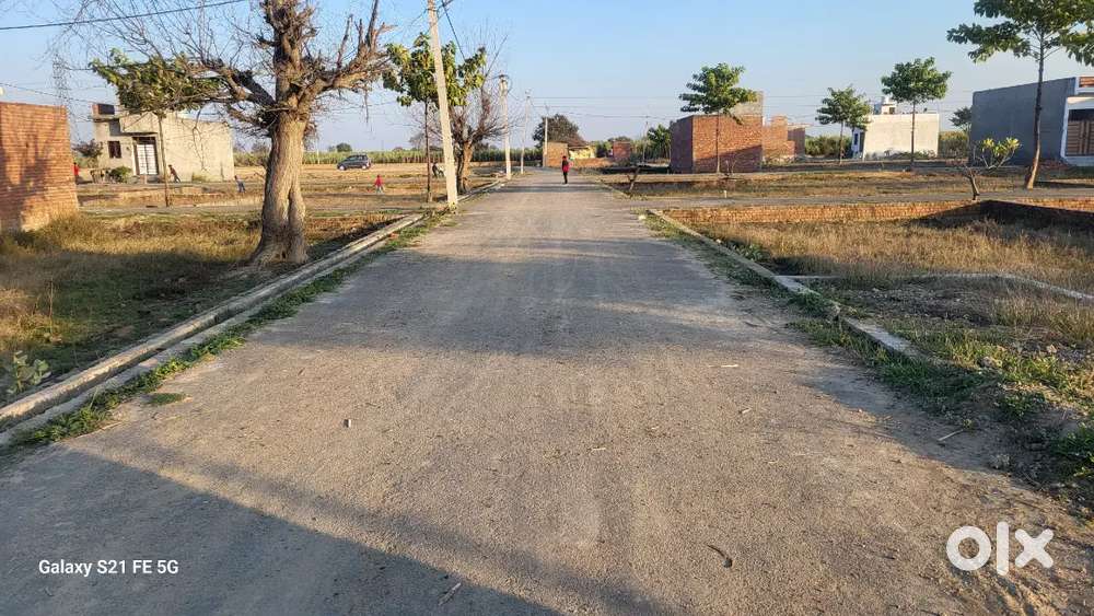 30 FOOT WIDE ROAD PLOTS! HURRY UP! OFFER LIMITED