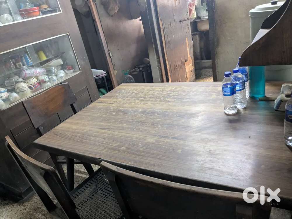 Furniture table with Chairs