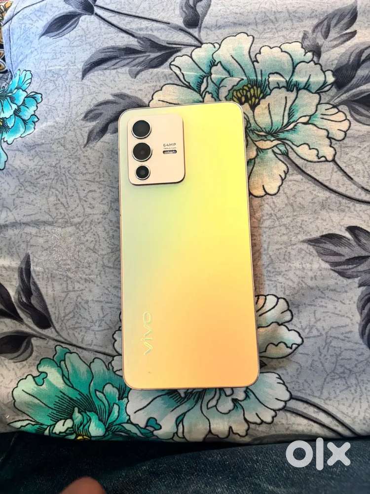 Vivo v23  5G (sunshine Gold 128 GB ) (8 GB Ram)