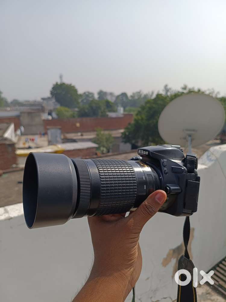 Nikon DSLR D5600 with 70-300 lens
