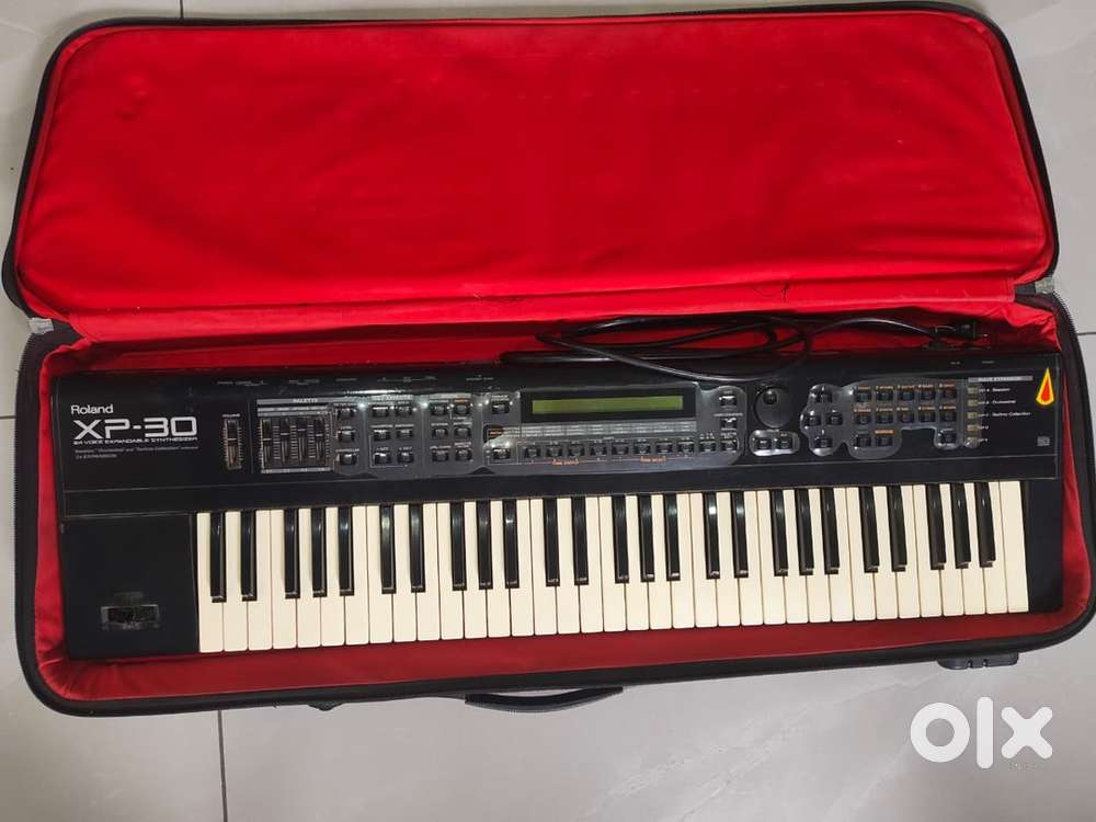 Roland XP 30 keyboard & Roland E09 keyboard