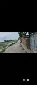 Harakhua Nahar ke just pass hai jamin
