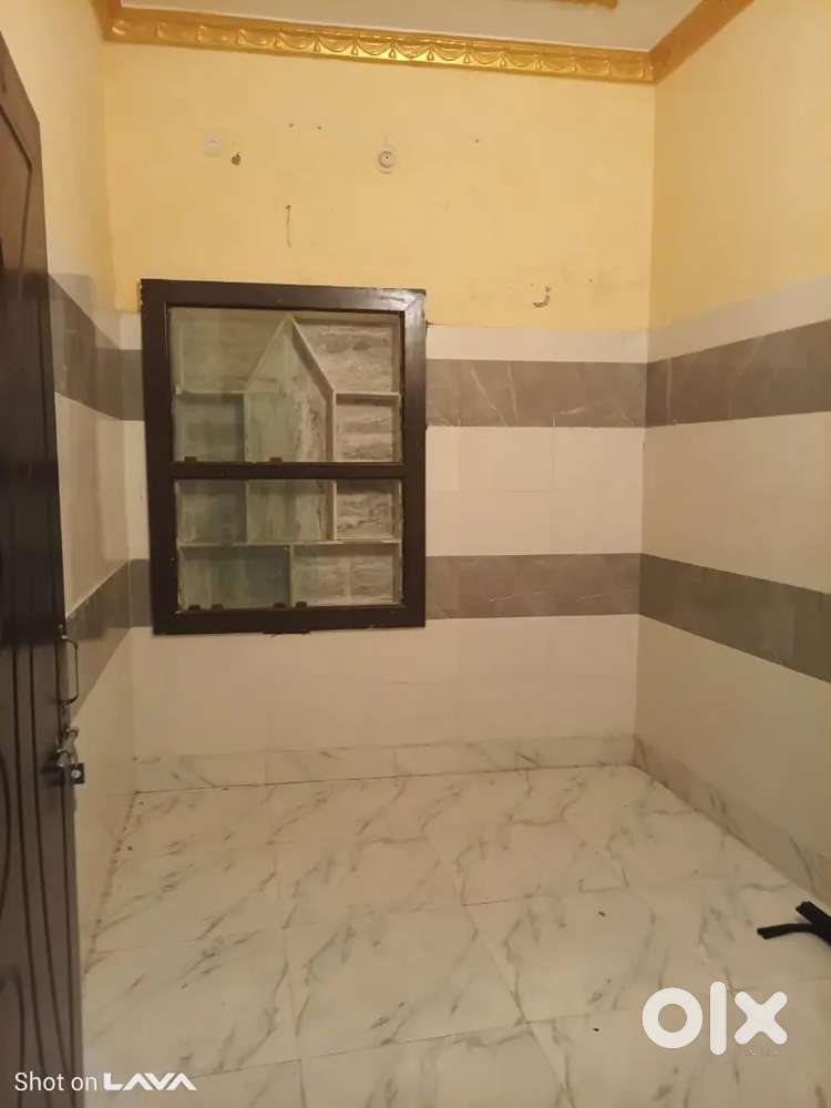 Pura makan kiraye par Dena hai seperate