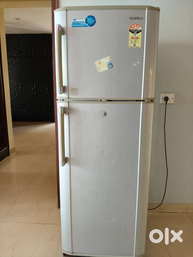Samsung 238 liters 2-door fridge for sale